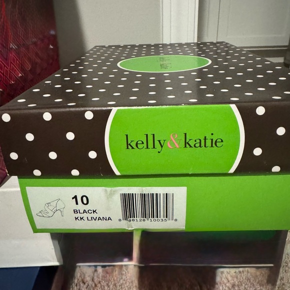 Kelly & Katie Black and Green Shoe Box - Picture 1 of 4